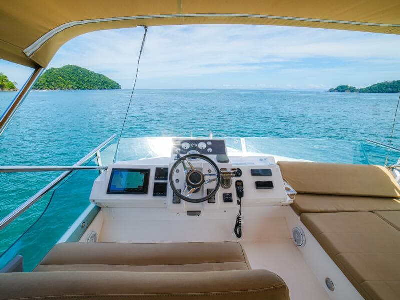 50  Fairline 2014 Cruiser "YOLO" - Helm