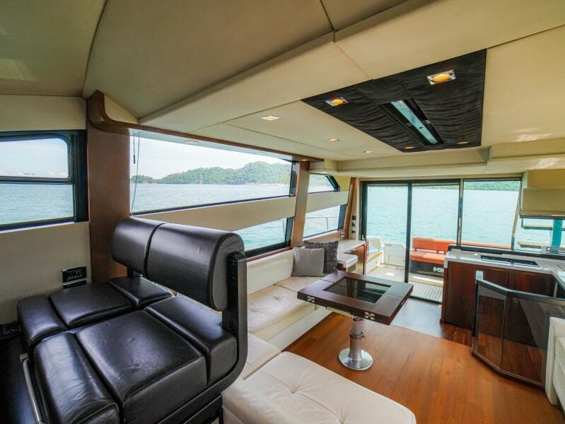 50  Fairline 2014 Cruiser "YOLO" - Salon