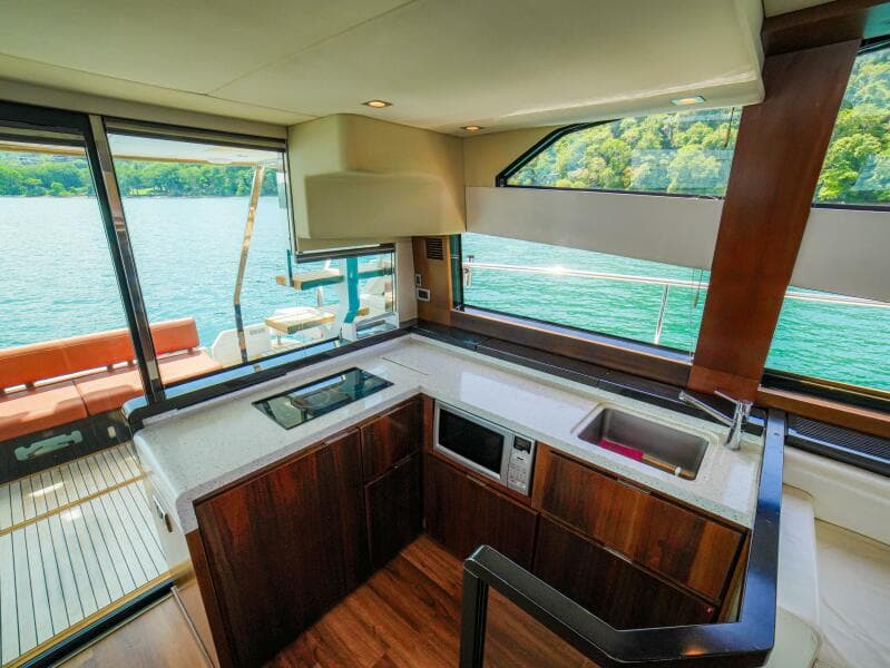 50  Fairline 2014 Cruiser "YOLO" - Galley