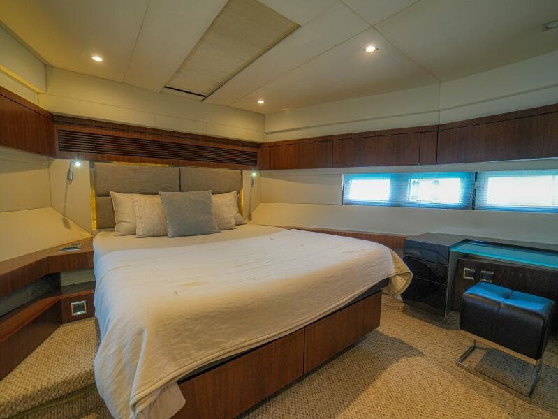 50  Fairline 2014 Cruiser "YOLO" - Master Stateroom