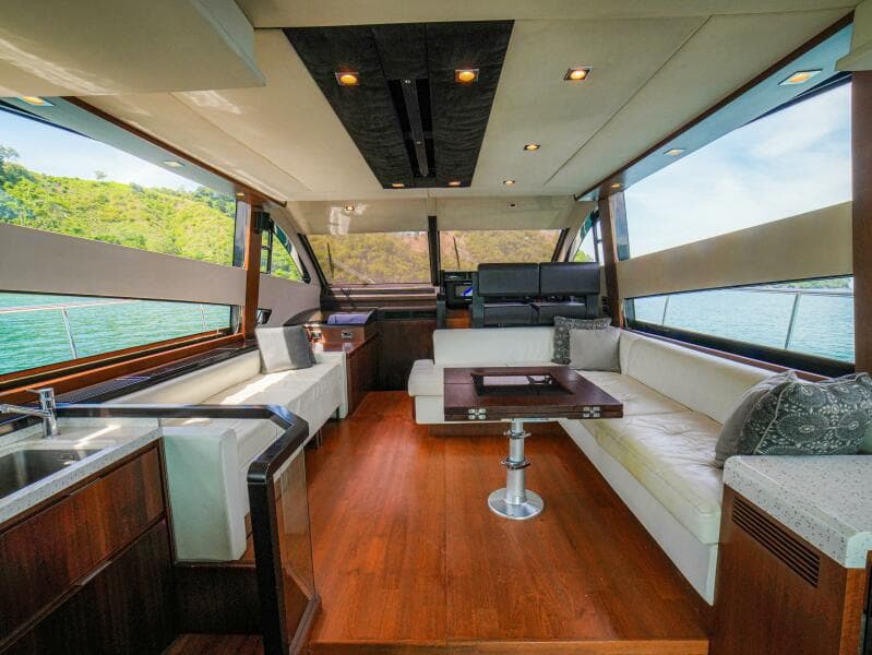50  Fairline 2014 Cruiser "YOLO" - Salon