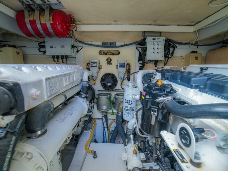 50  Fairline 2014 Cruiser "YOLO" - Engine Room