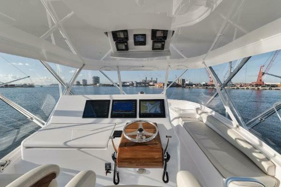 54' Hatteras GT54 - Flybridge