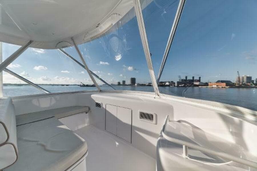 54' Hatteras GT54 - Flybridge