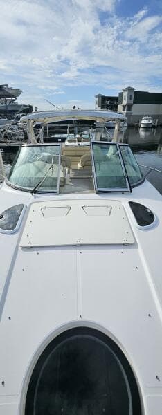 2018 Regal 33 XO Express Cruiser Outboard