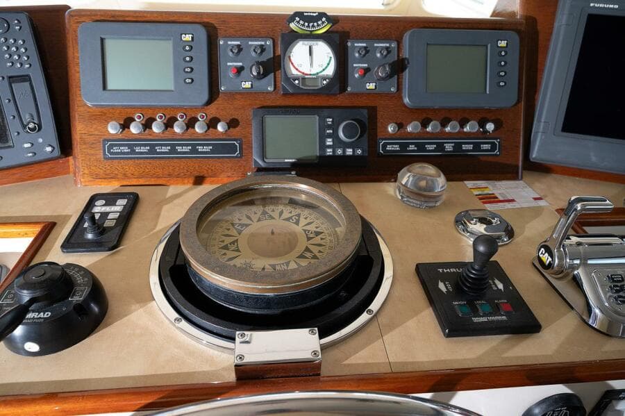 1969 Derecktor Hunt Motor Yacht