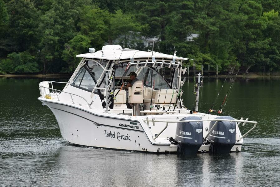 2016 Grady-White Express 330