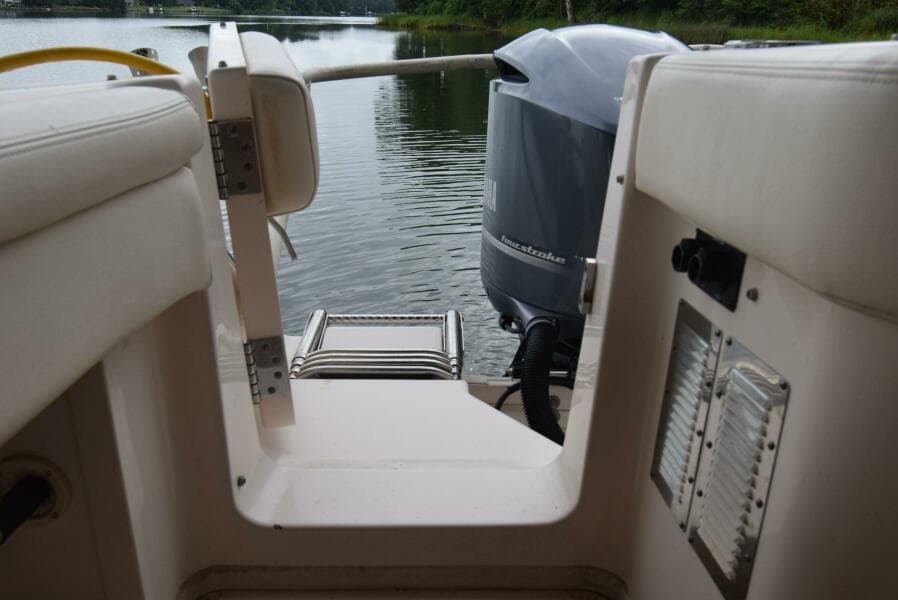 2016 Grady-White Express 330