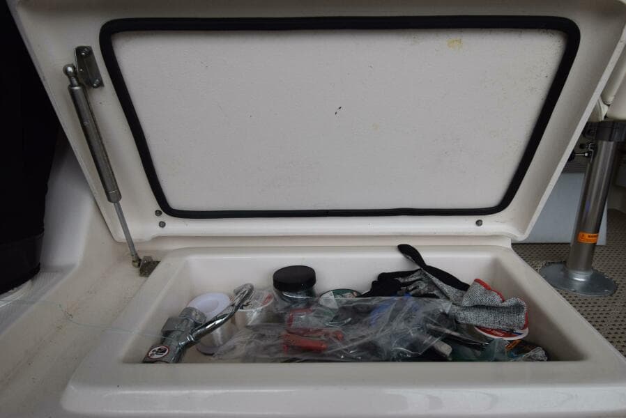 2016 Grady-White Express 330