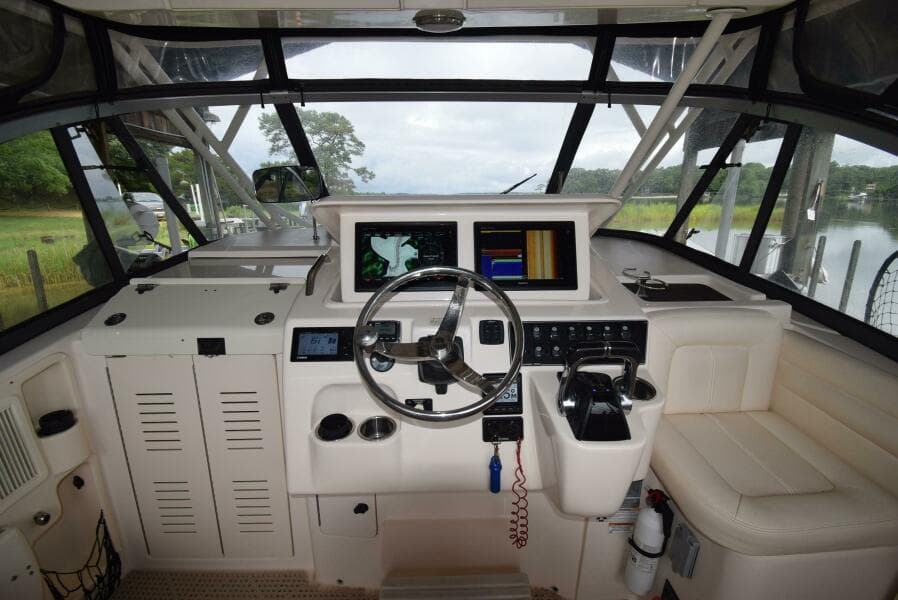 2016 Grady-White Express 330