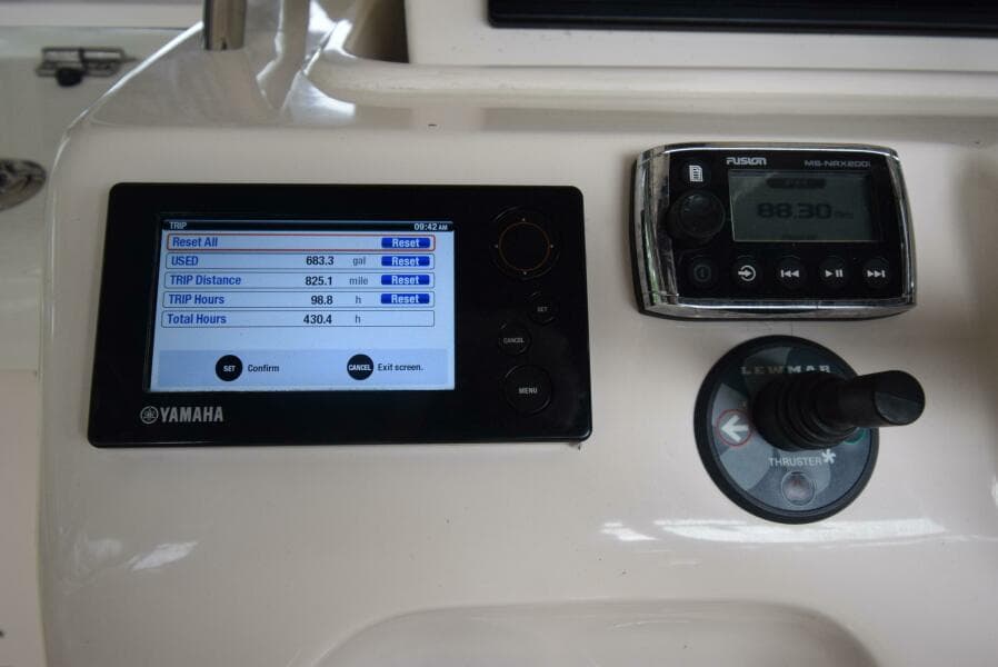 2016 Grady-White Express 330