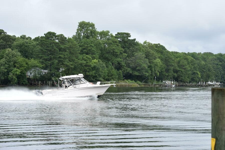 2016 Grady-White Express 330