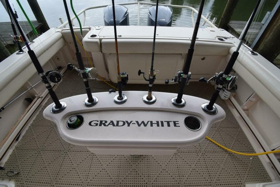 2016 Grady-White Express 330