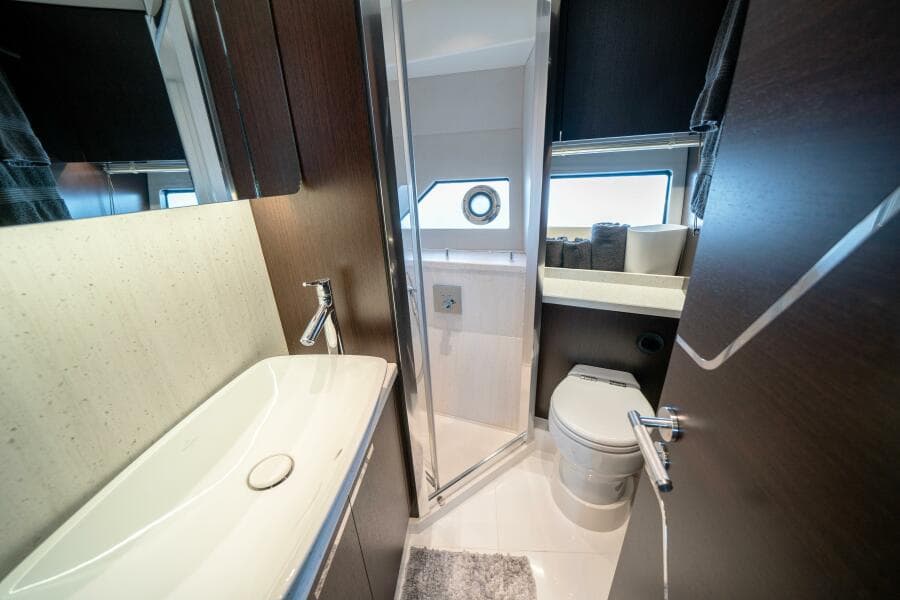 2022 Sunseeker 60 Predator EVO