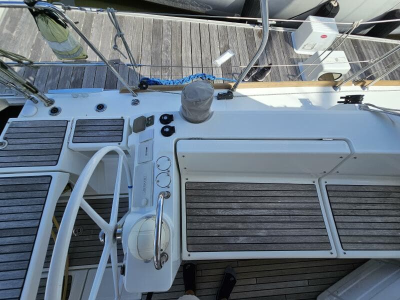 2017 Beneteau Oceanis 45 - Cockpit