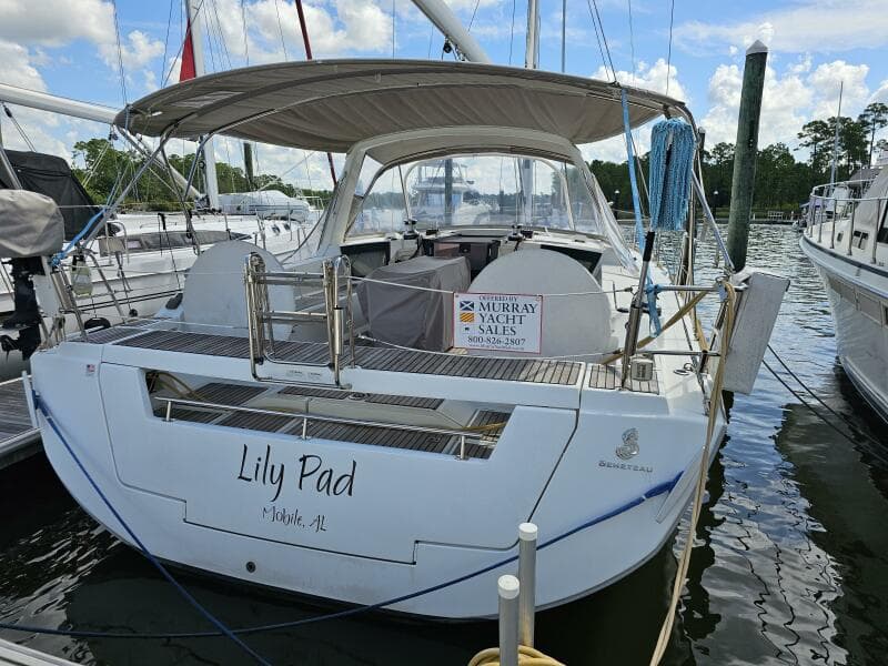 2017 Beneteau Oceanis 45 - Transom