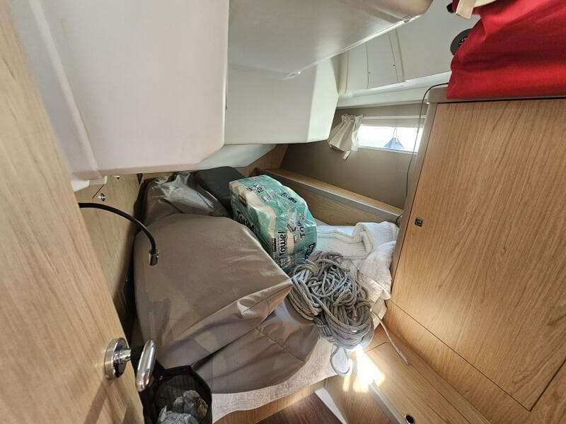2017 Beneteau Oceanis 45 - Guest Cabin