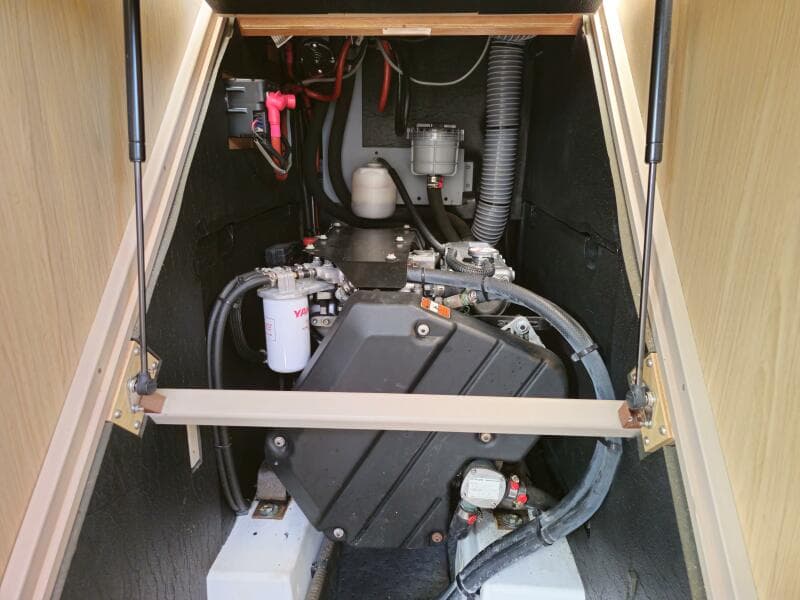 2017 Beneteau Oceanis 45 - Engine