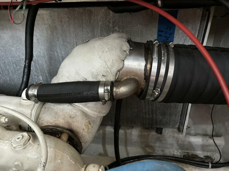 2000 Bayliner 3788 Command Bridge