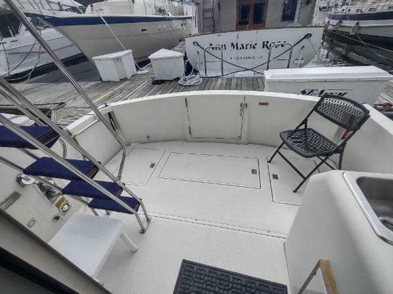 1988 Tollycraft 34 Sport Sedan