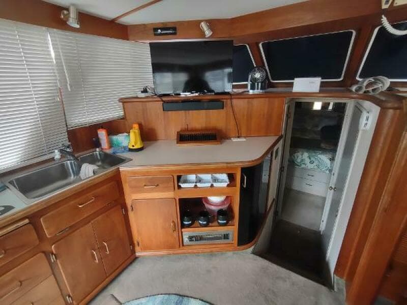 1988 Tollycraft 34 Sport Sedan