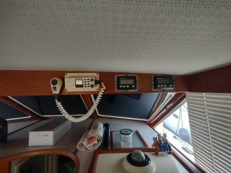 1988 Tollycraft 34 Sport Sedan