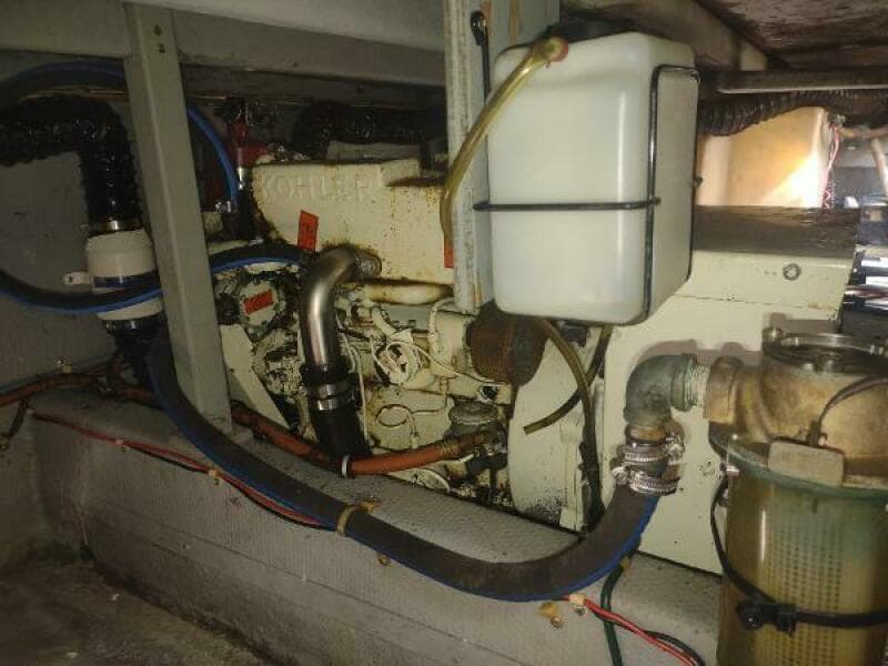 1988 Tollycraft 34 Sport Sedan