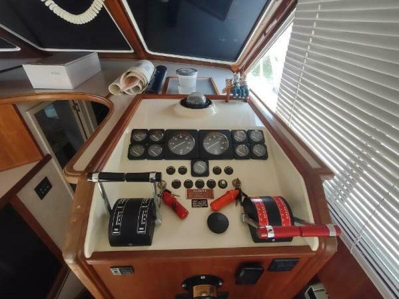 1988 Tollycraft 34 Sport Sedan