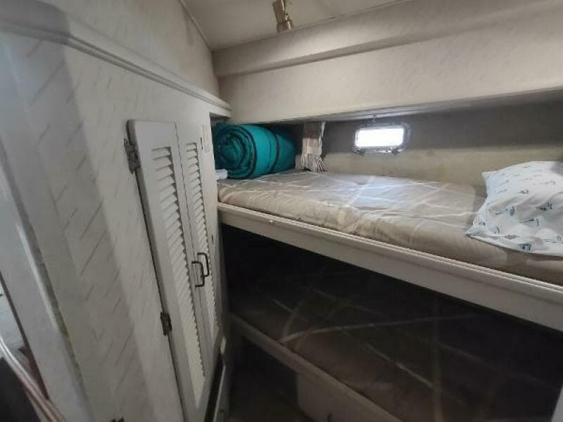 1988 Tollycraft 34 Sport Sedan