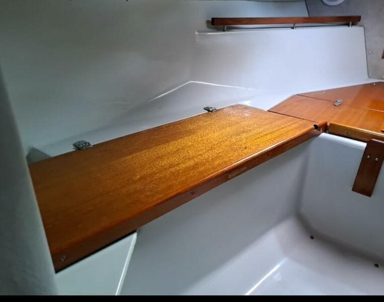 1988 Boston Whaler Temptation 2200