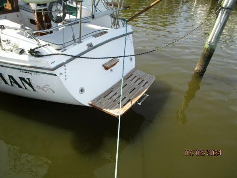 34' Catalina swimplatform1