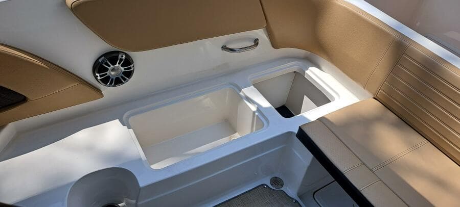 2019 Sea Ray SPX 230 OB