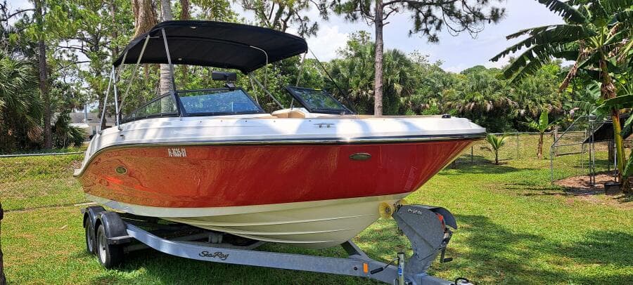 2019 Sea Ray SPX 230 OB