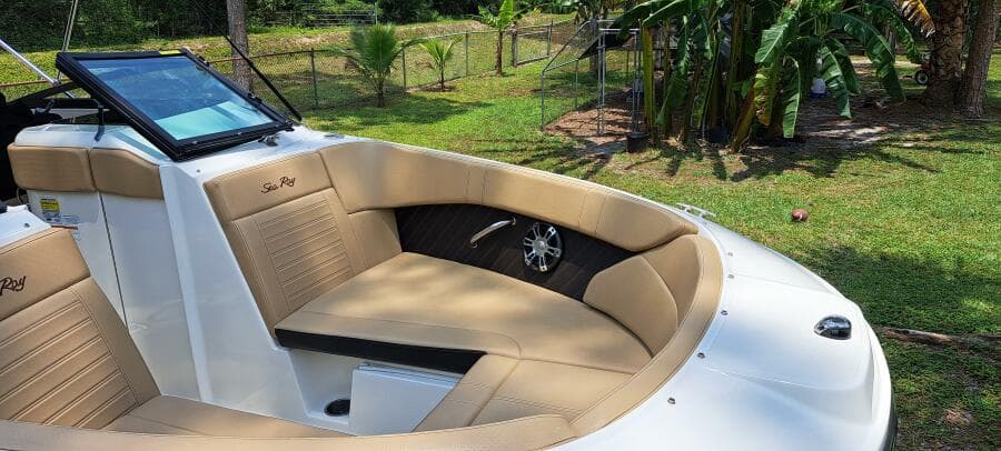 2019 Sea Ray SPX 230 OB