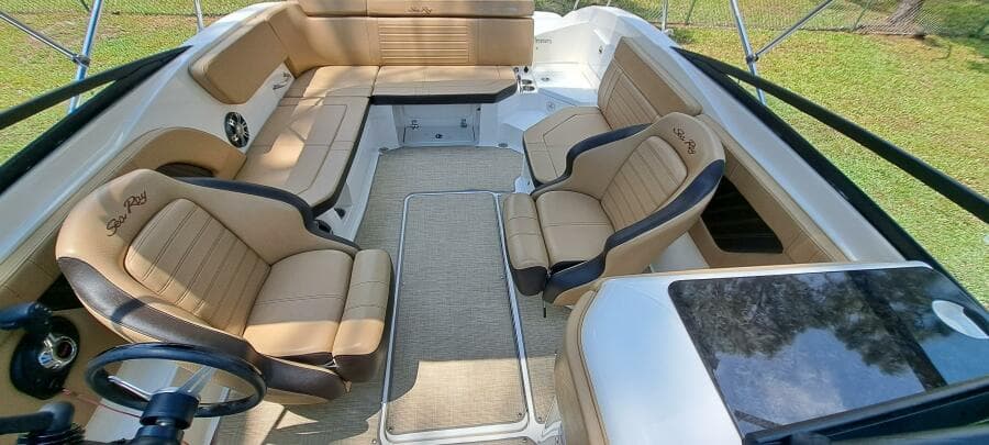 2019 Sea Ray SPX 230 OB