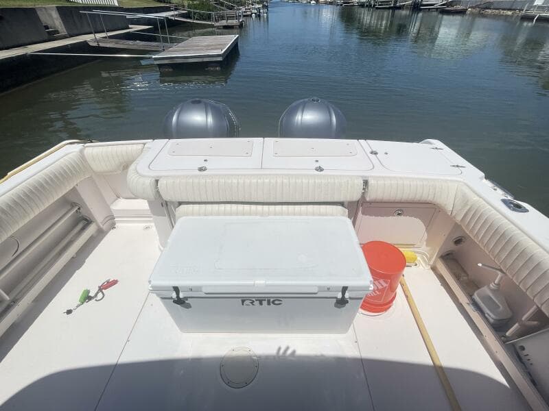 2005 Grady-White 330 Express