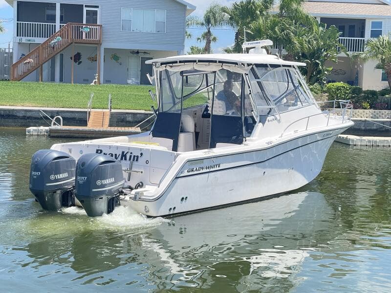 2005 Grady-White 330 Express