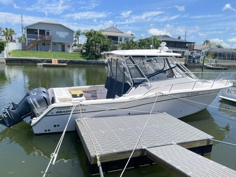 2005 Grady-White 330 Express