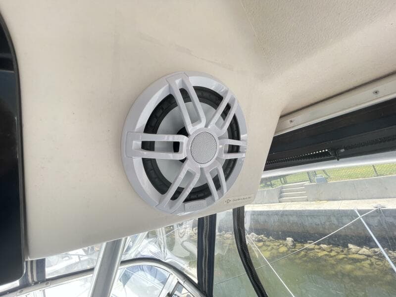 2005 Grady-White 330 Express