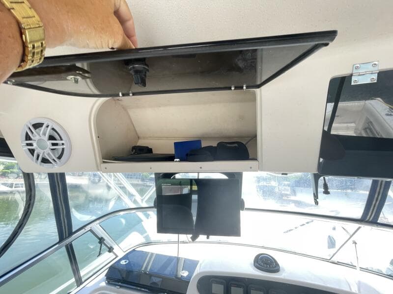 2005 Grady-White 330 Express