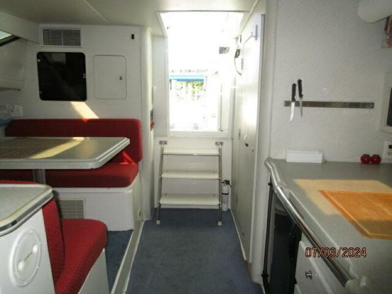 33' Wellcraft lower deck