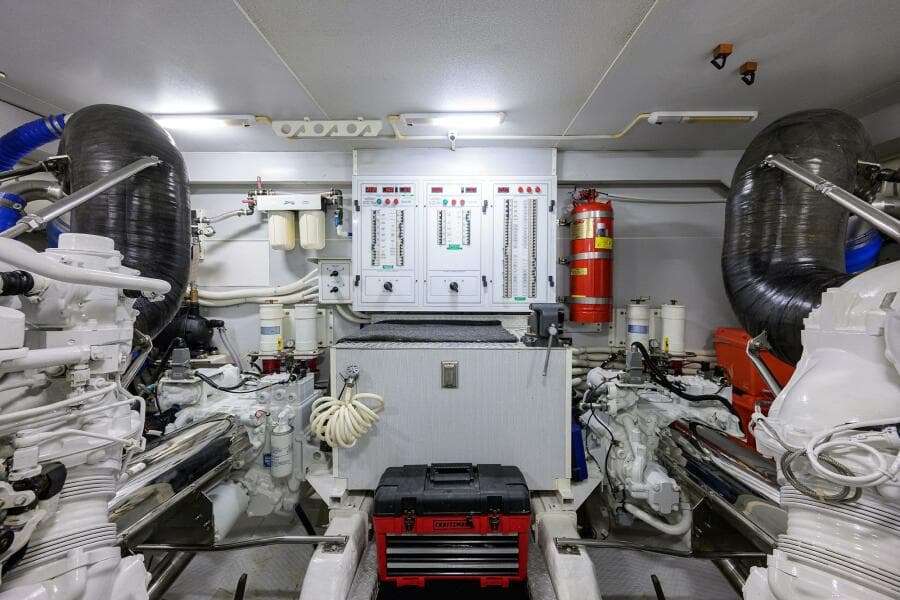 2005 Marquis 65 Motor Yacht