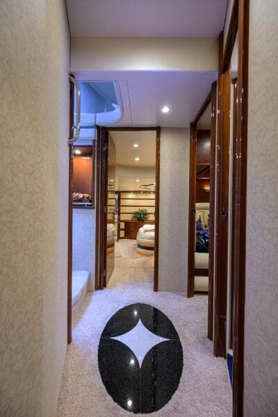 2005 Marquis 65 Motor Yacht