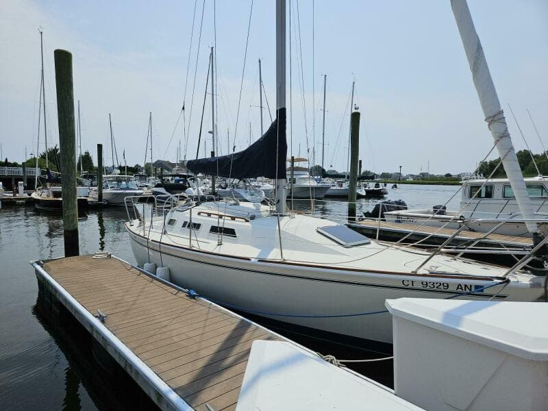 1986 Pearson Auxiliary Sloop