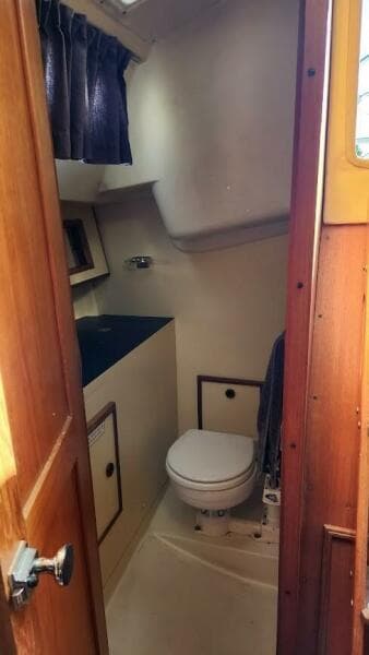 1986 Pearson Auxiliary Sloop