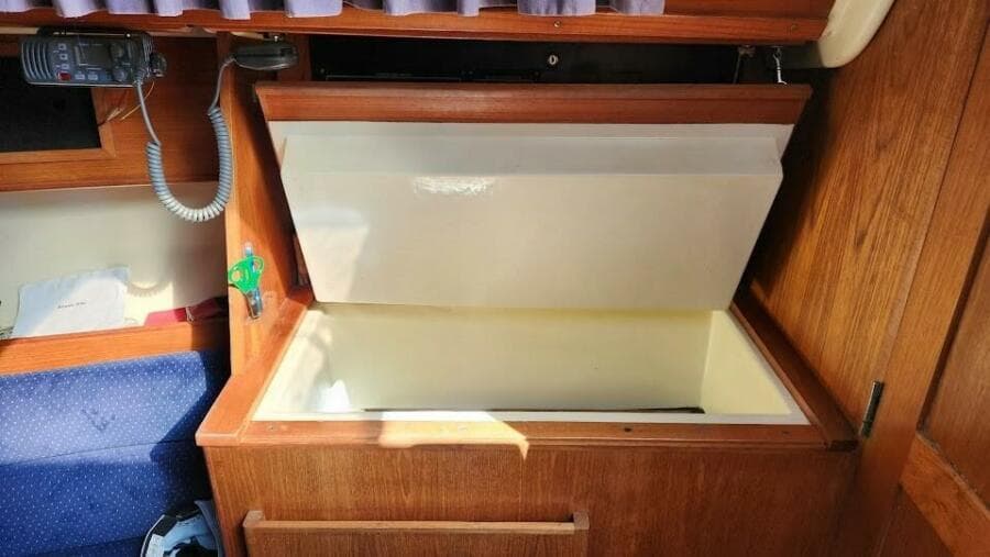 1986 Pearson Auxiliary Sloop