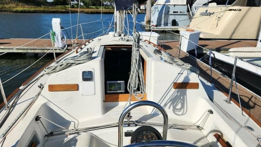 1986 Pearson Auxiliary Sloop