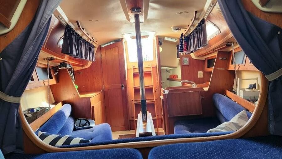 1986 Pearson Auxiliary Sloop