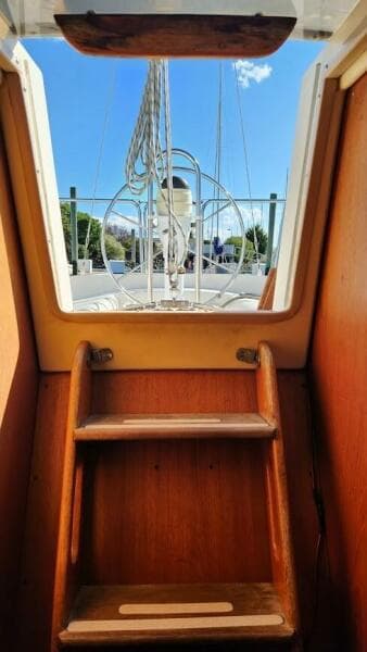 1986 Pearson Auxiliary Sloop