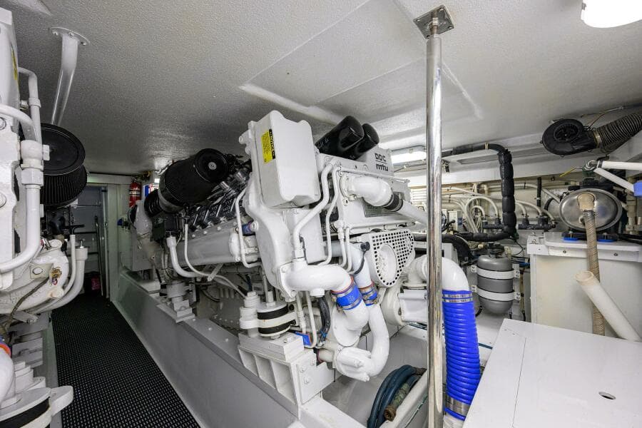 2001 Hatteras Convertible